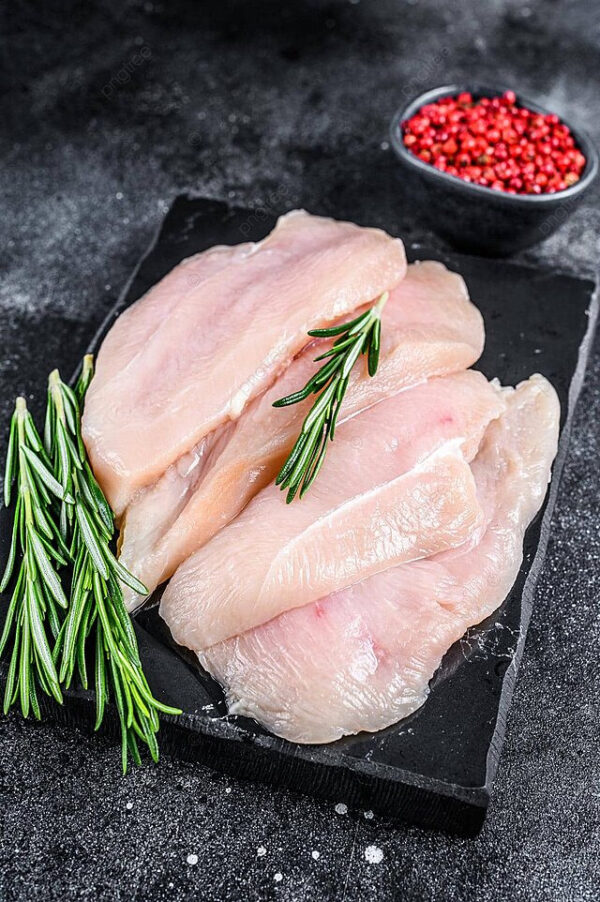 pngtree-marbled-board-of-raw-chicken-breast-fillet-steaks-on-a-black-background-viewed-from-above-photo-image_40996038 Filete de Pechuga
